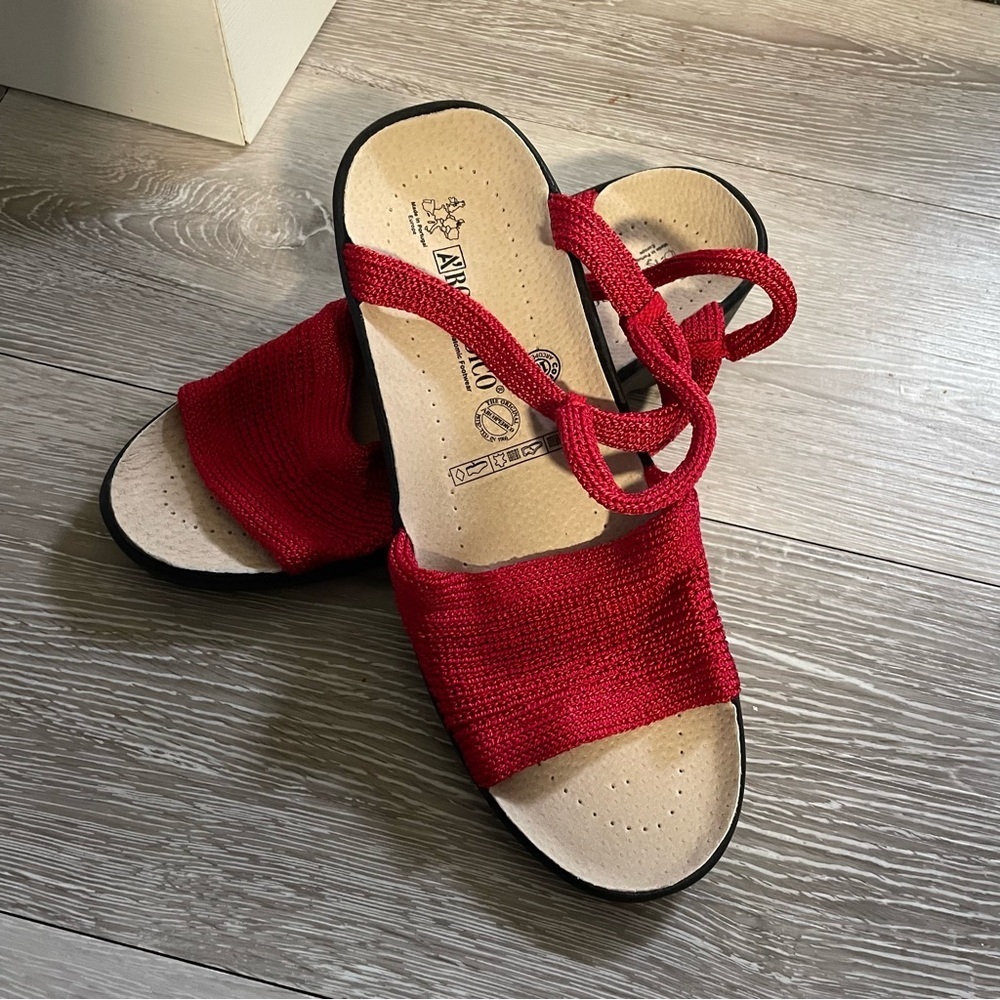 Arcopedico Knit Sandals Portuguese Red Brand NEW Size 42 / 10.5 / 11